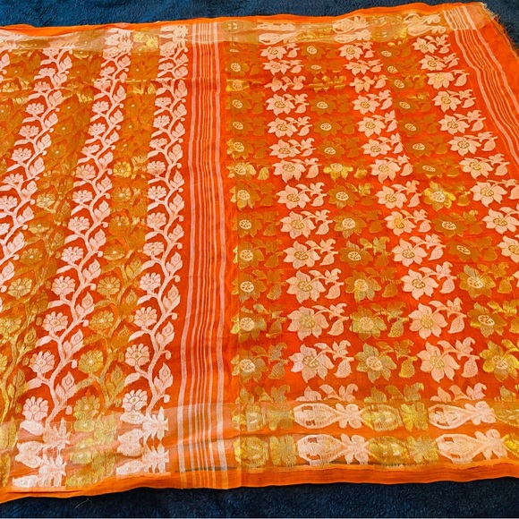 Beautiful dhakai jamdani saree - Picture 2 of 3